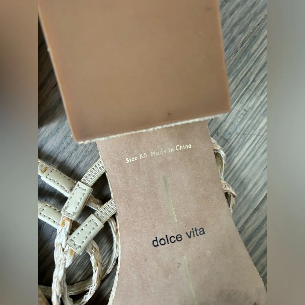 Dolce Vita Beige Tan Haize sandals- size 8.5